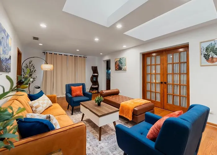 Cozy Luxury 4br Near Airport Casa vacanze
