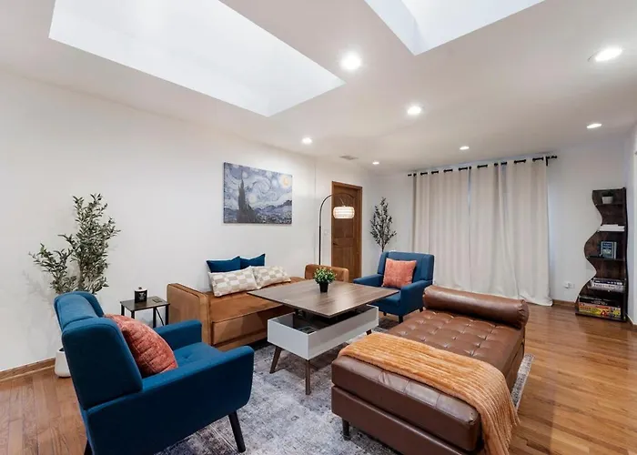 Cozy Luxury 4br Near Airport *