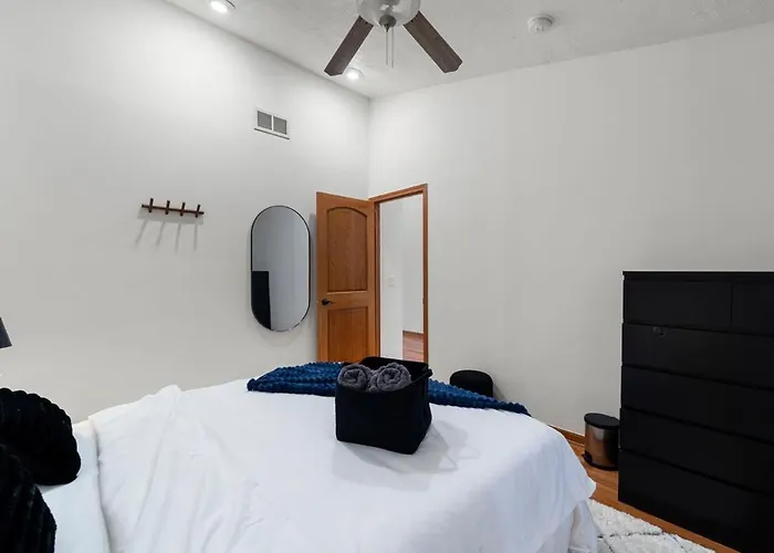 Casa vacanze Cozy Luxury 4br Near Airport *