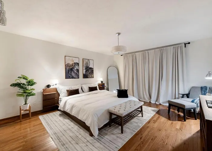 Cozy Luxury 4br Near Airport Casa vacanze