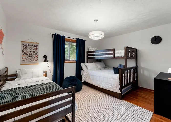Cozy Luxury 4br Near Airport Casa vacanze